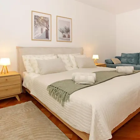 Two Bedroom Cozy Vimalu 斯普利特