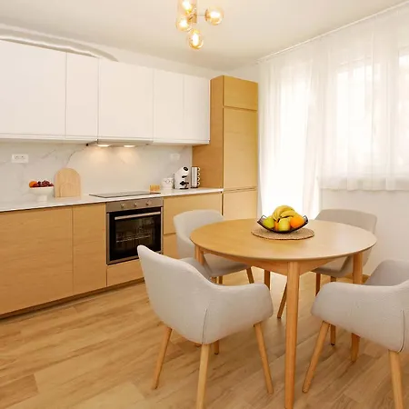 公寓 Two Bedroom Cozy Vimalu