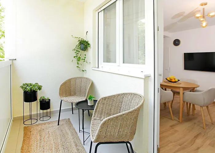 Apartman Two Bedroom Cozy Vimalu *