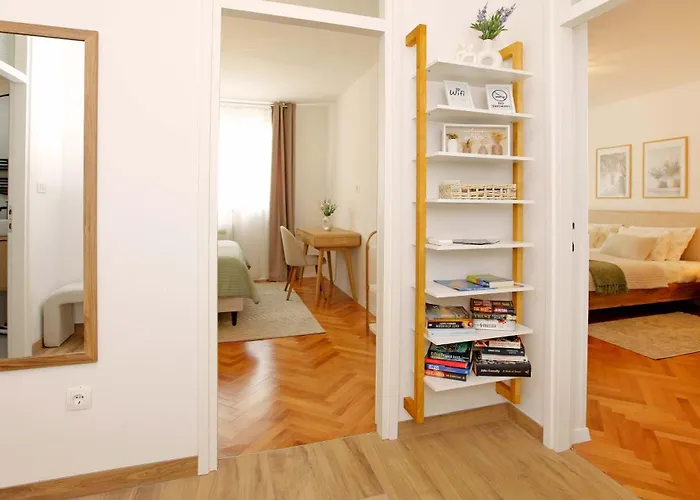 Two Bedroom Cozy Vimalu