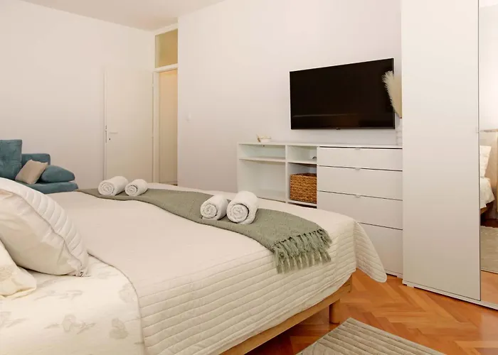 Two Bedroom Cozy Vimalu * Split