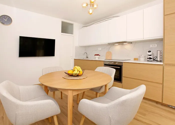 Two Bedroom Cozy Vimalu